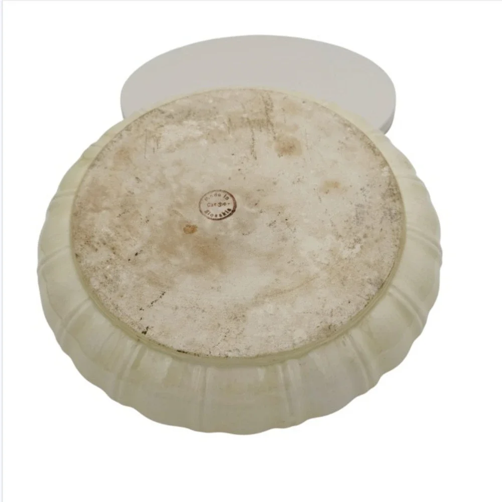 Unmarked czechoslovak ceramic